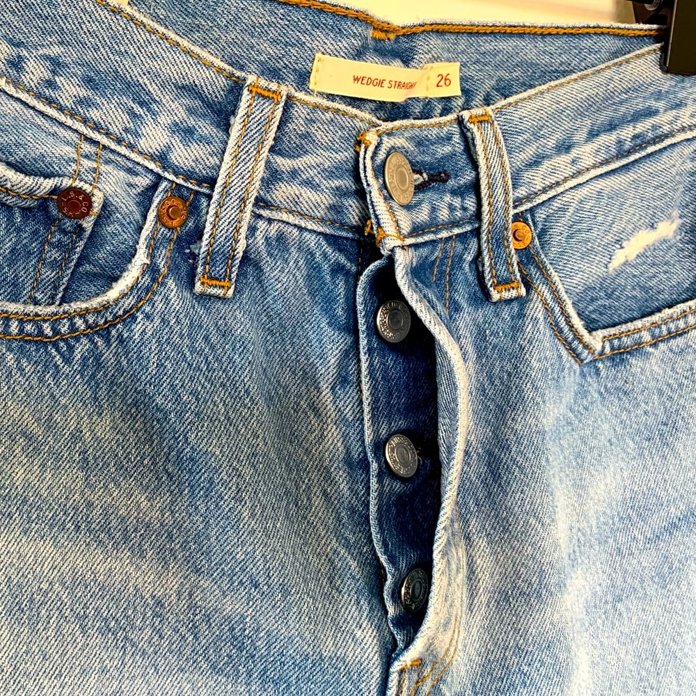 Levi’s Wedgie Straight leg. Size: 26. Excellent condition. You will ♥️ these!! - Picture 7 of 12